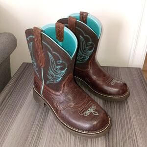 Women's 8 ARIAT Cowgirl Boots